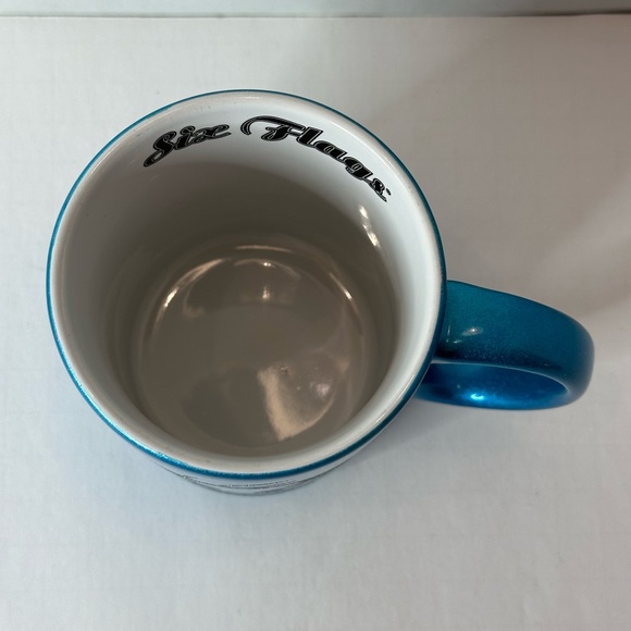 Looney Tunes Six Flags Coffee Mug Blue Glitter Tweety Bird 14 ounces Warner Bros - Picture 2 of 5